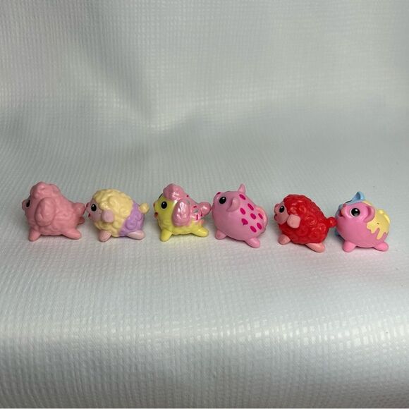 Spin Master Chubby Puppies & Friends 11 Mini Pets 1” Figure Toy Lot - Picture 9 of 9
